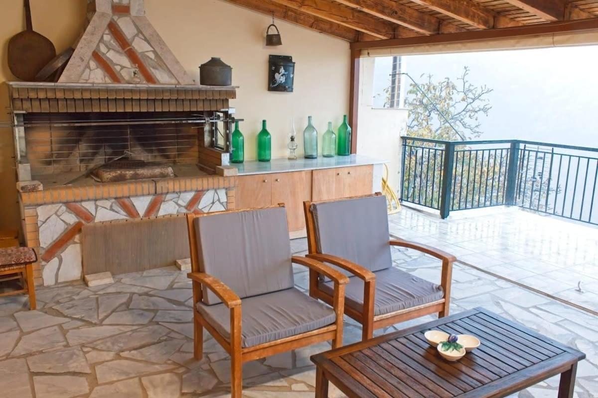 Forest Cosy House - Lagkadia Amazing View ภายนอก รูปภาพ